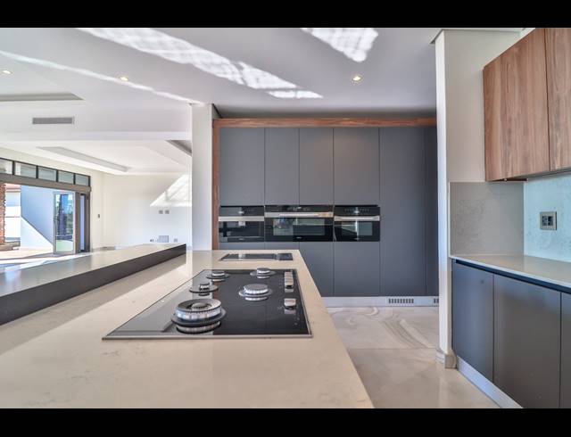 6 BEDROOM HOUSE FOR SALE IN IZINGA